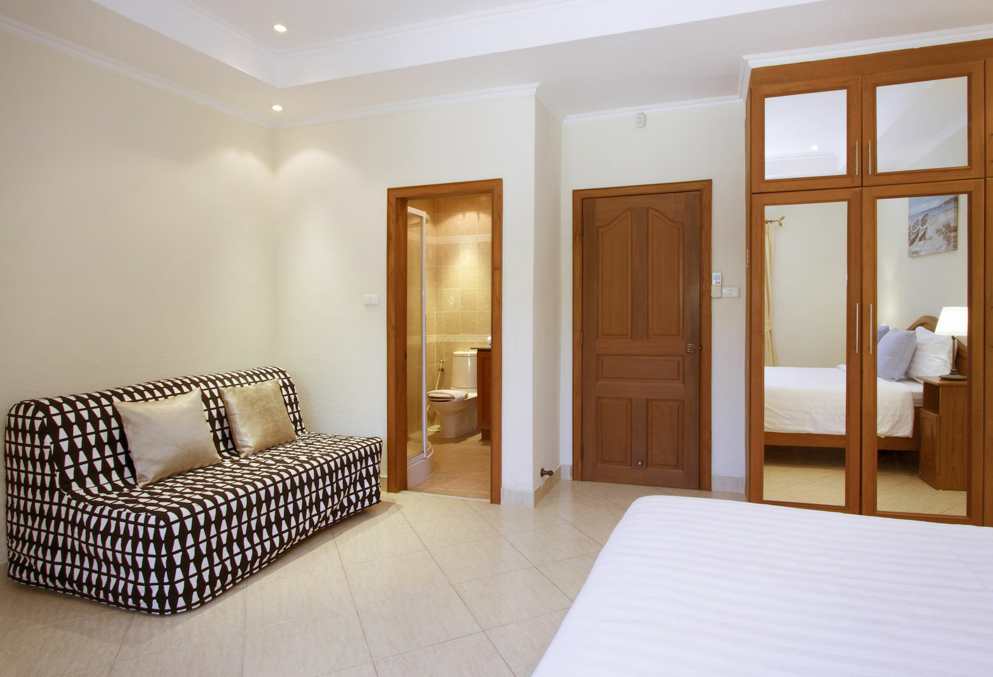 Ashford Villas Cosy Beach Pattaya Exterior foto